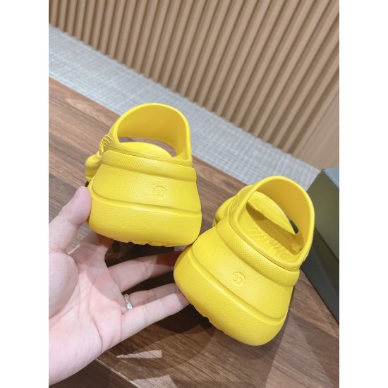  Balenciaga Slippers