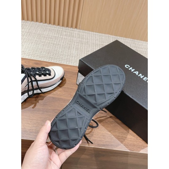CHANEL Sneakers