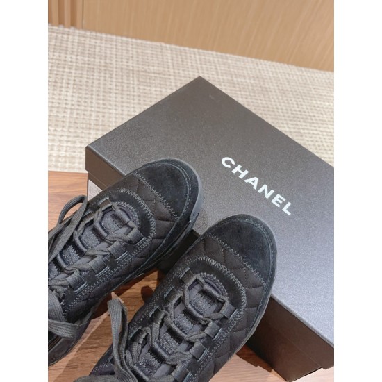 CHANEL Sneakers