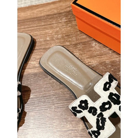 Hermes Slippers