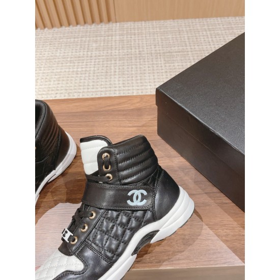 CHANEL Boots