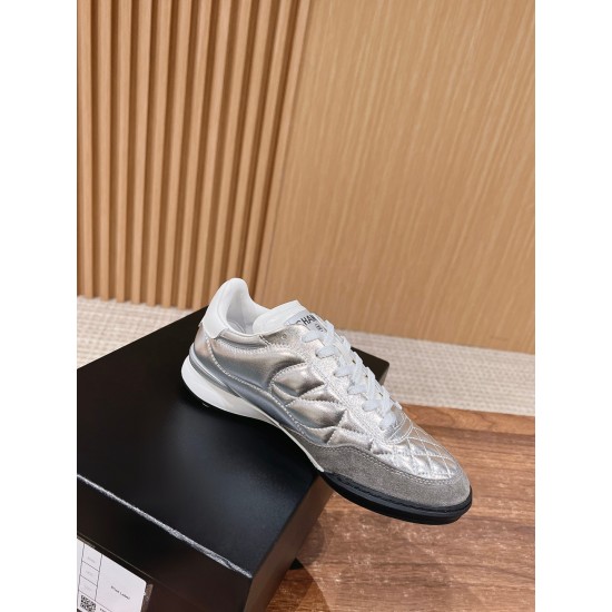 CHANEL Sneakers