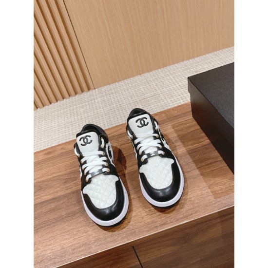 CHANEL Sneakers