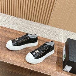 CHANEL Sneakers