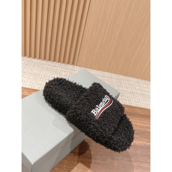  Balenciaga Slippers