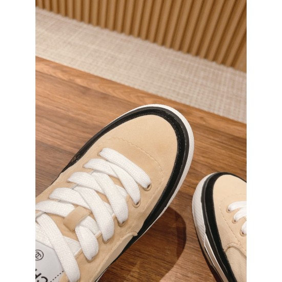 CHANEL Sneakers