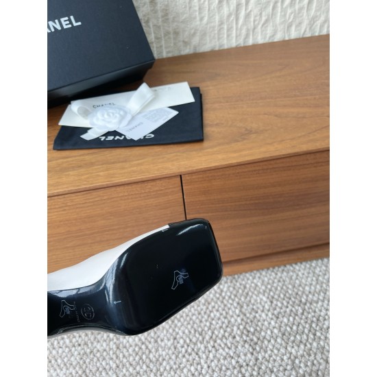 CHANEL Pumps and Slingbacks