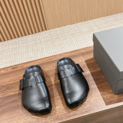  Balenciaga Slippers