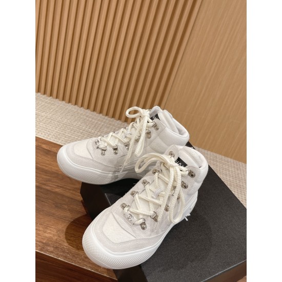 CHANEL Sneakers