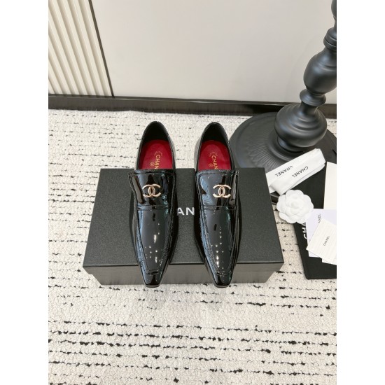 CHANEL Pumps and Slingbacks