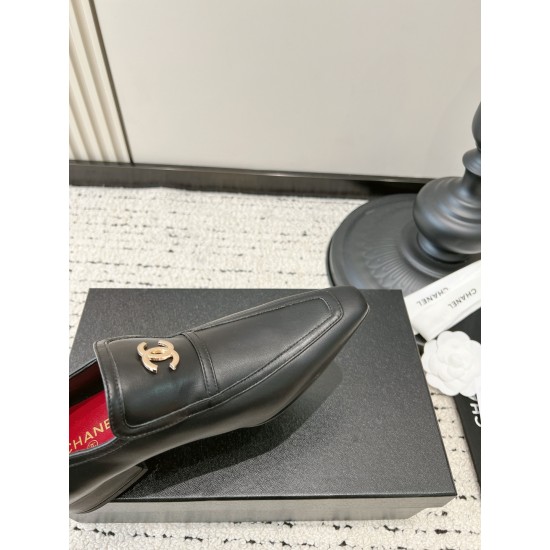 CHANEL Pumps and Slingbacks