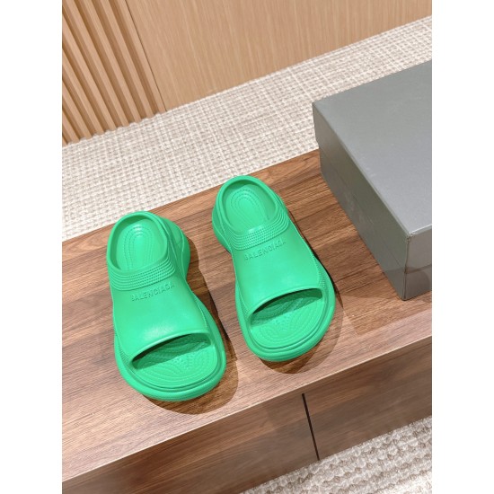  Balenciaga Slippers