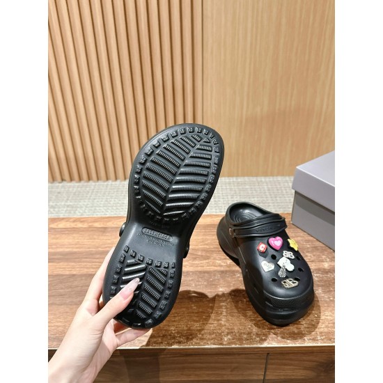  Balenciaga Slippers