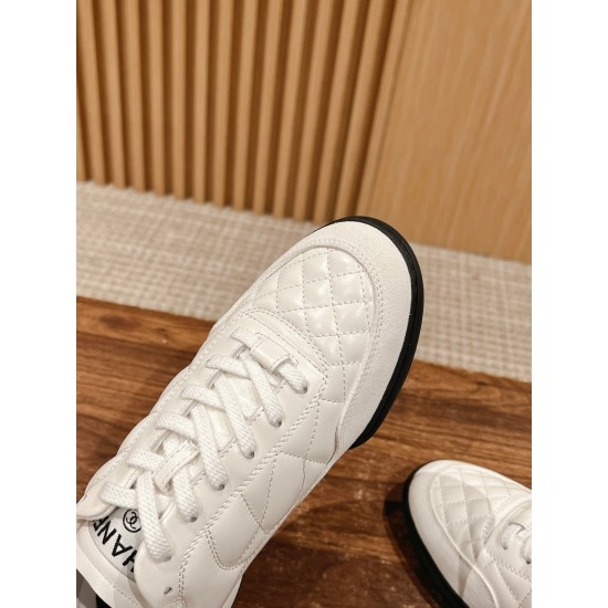 CHANEL Sneakers