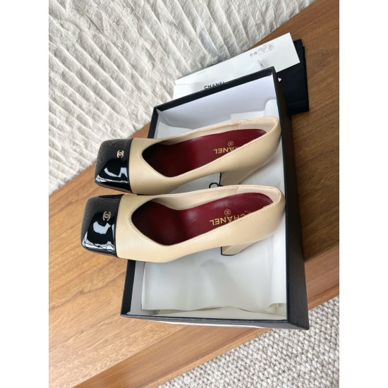 CHANEL Pumps and Slingbacks