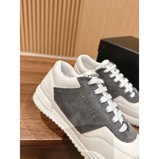 CHANEL Sneakers