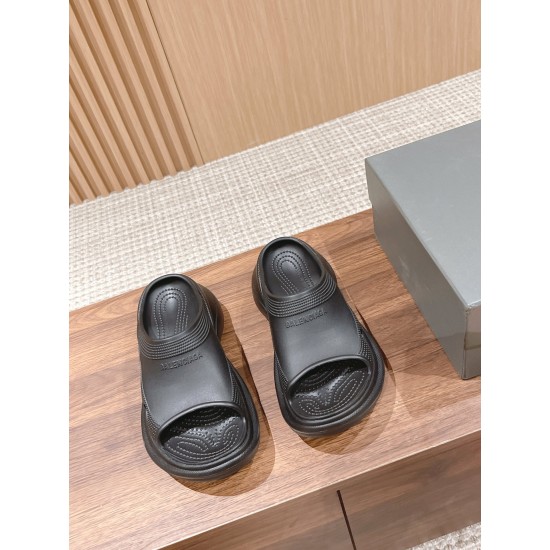  Balenciaga Slippers