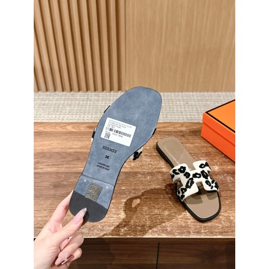 Hermes Slippers