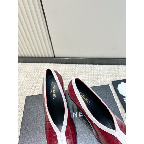 CHANEL Pumps and Slingbacks
