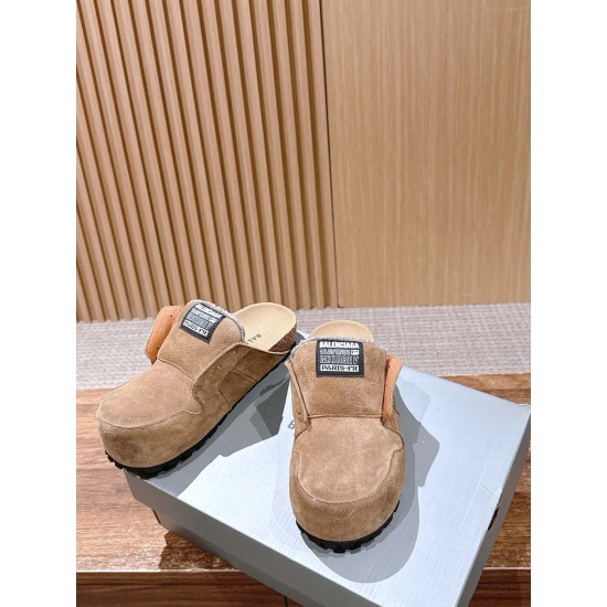  Balenciaga Slippers