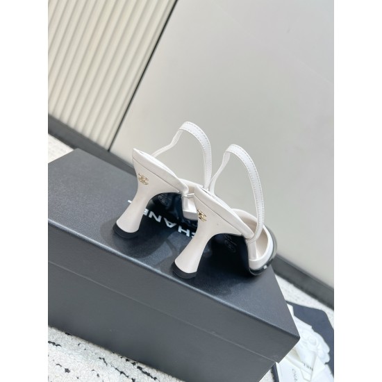 CHANEL Pumps and Slingbacks