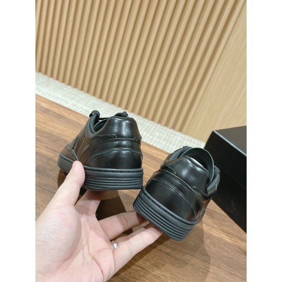 CHANEL Sneakers