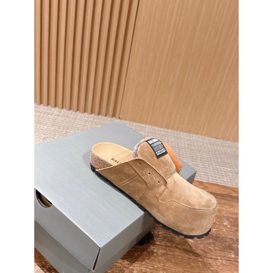  Balenciaga Slippers