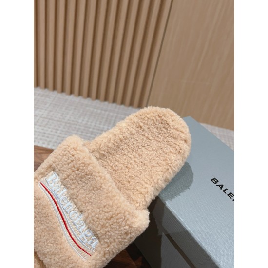  Balenciaga Slippers