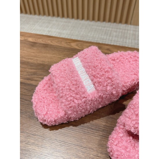  Balenciaga Slippers