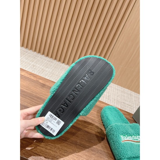  Balenciaga Slippers
