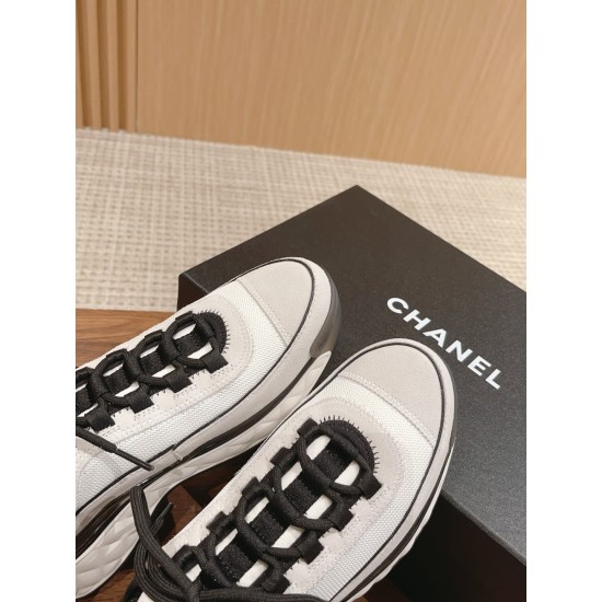 CHANEL Sneakers