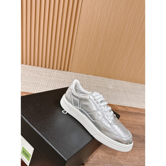 CHANEL Sneakers