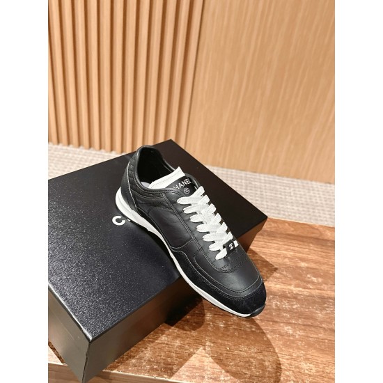CHANEL Sneakers