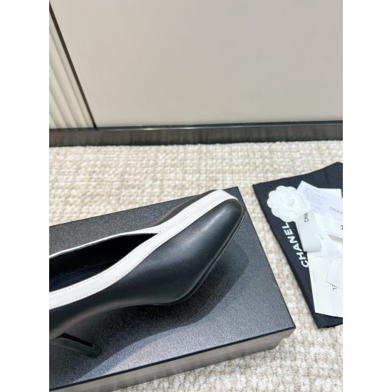 CHANEL Pumps and Slingbacks