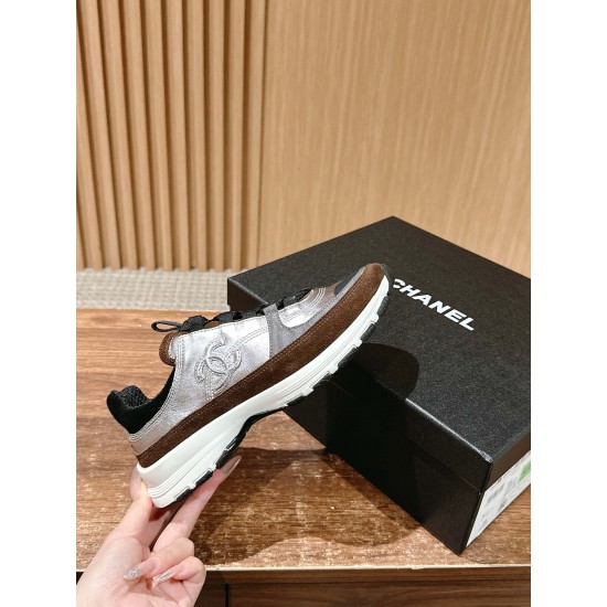 CHANEL Sneakers