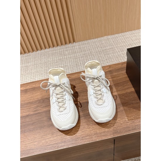 CHANEL Sneakers