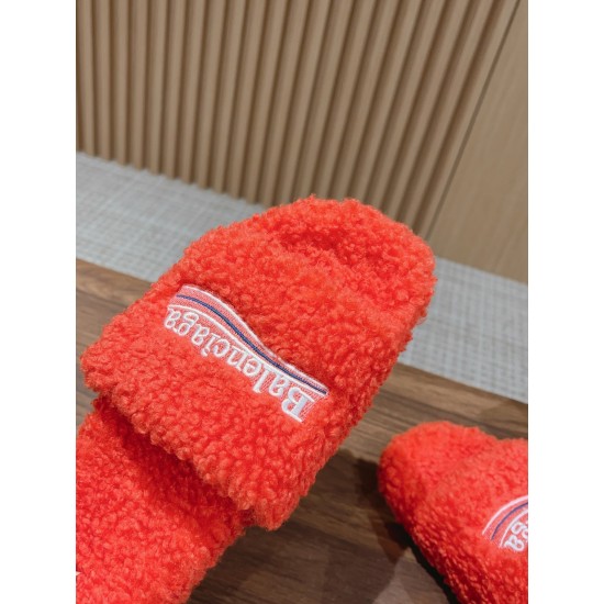  Balenciaga Slippers