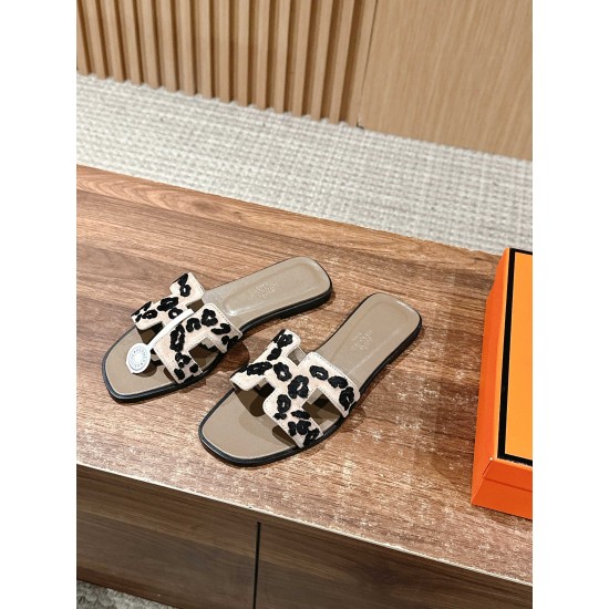 Hermes Slippers