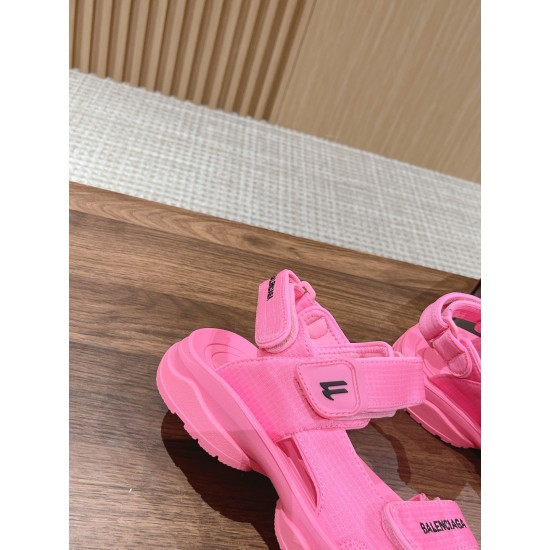  Balenciaga Slippers