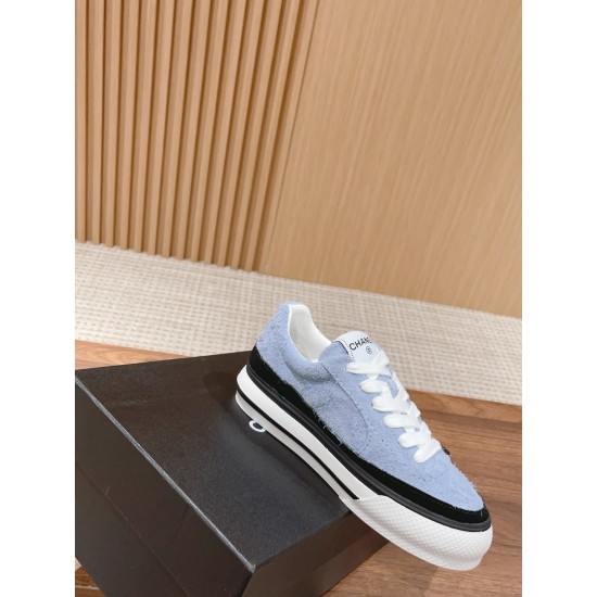 CHANEL Sneakers