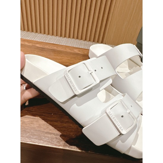  Balenciaga Slippers