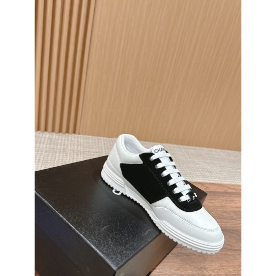 CHANEL Sneakers