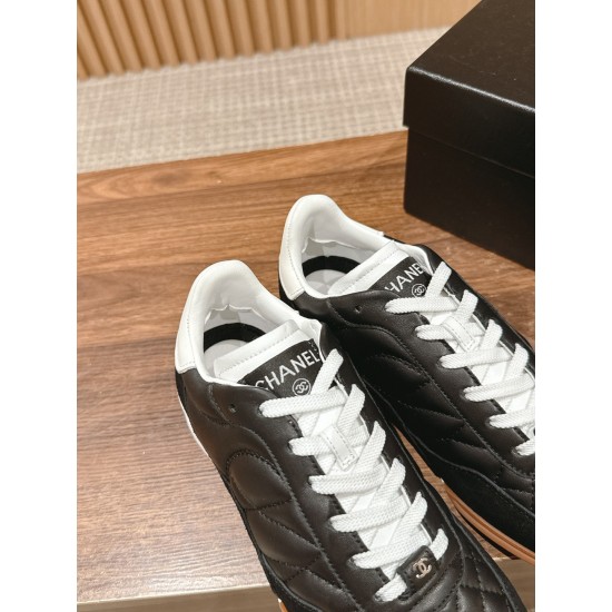 CHANEL Sneakers