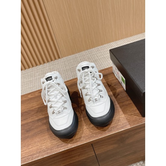 CHANEL Sneakers