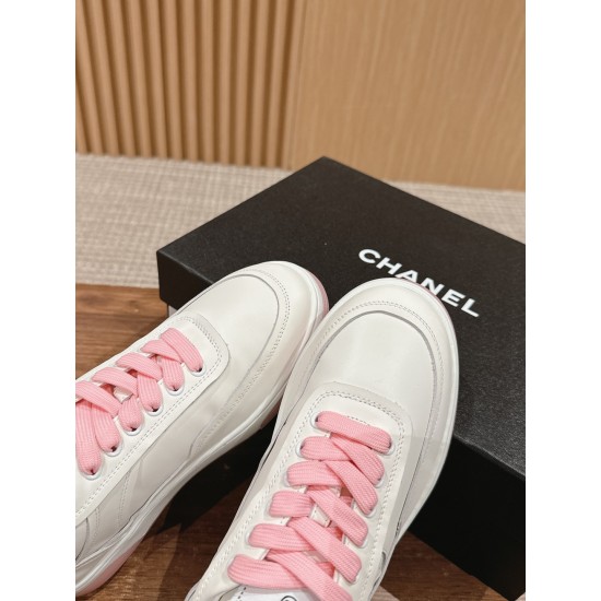 CHANEL Sneakers