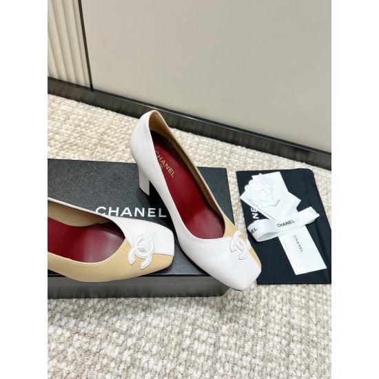 CHANEL Pumps and Slingbacks