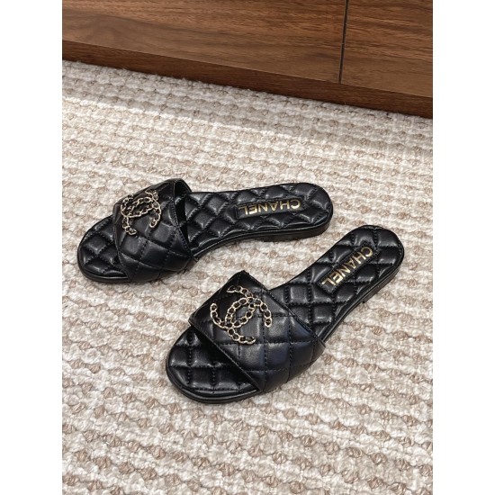 CHANEL Slippers