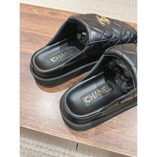 CHANEL Slippers