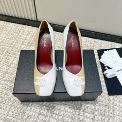CHANEL Pumps and Slingbacks