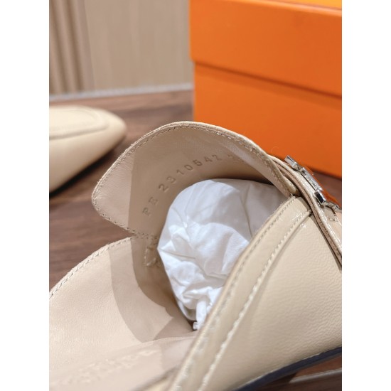 Hermes Iota mule